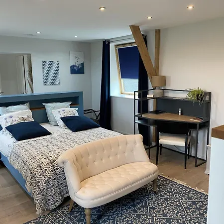 Aux Herbes Hautes 3*